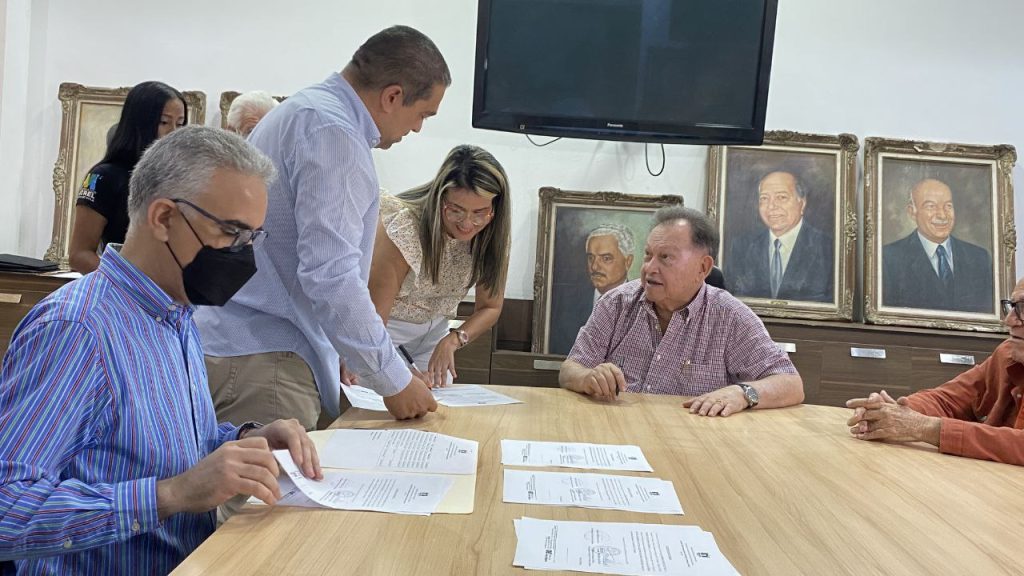 Nueva Esparta | Familias de los municipios García y Díaz recibieron títulos de propiedad y liberación de hipotecas