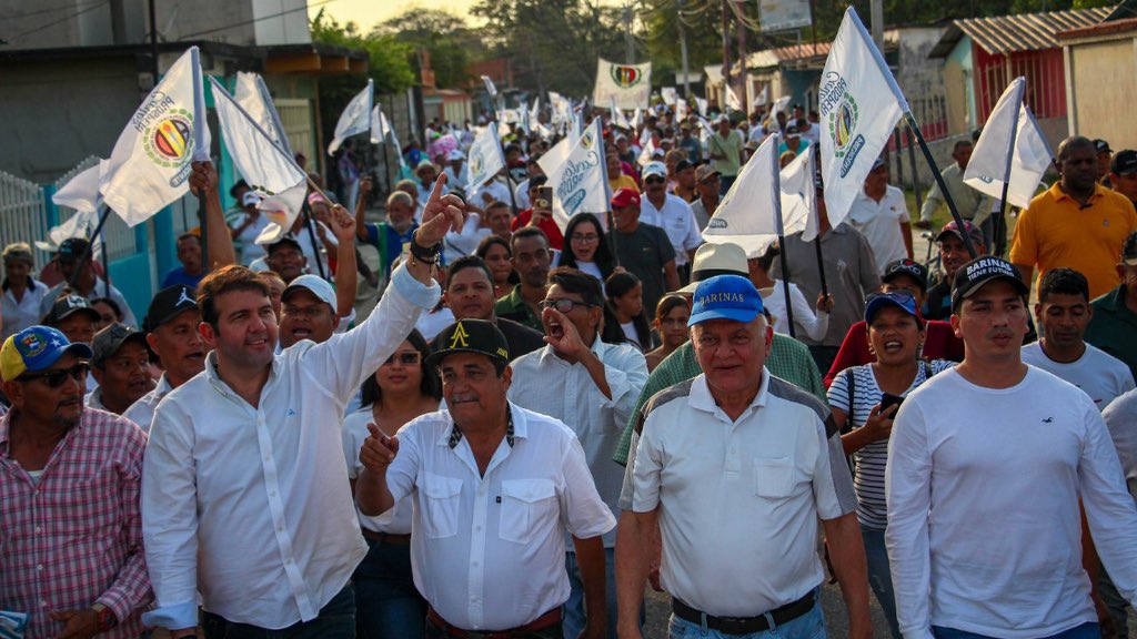Carlos Prosperi tiñó de blanco las calles de Barinas con su mensaje de cambio, de cara a las elecciones primarias