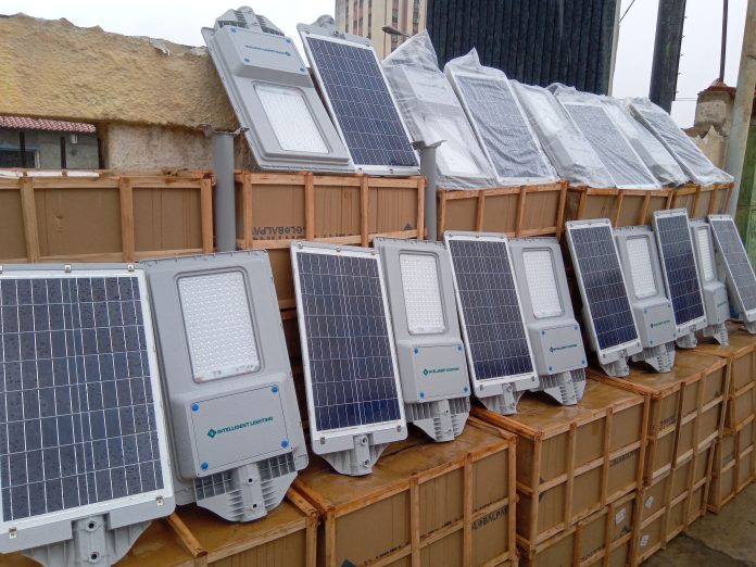 Instalarán 300 luminarias solares en la avenida Florencio Jiménez