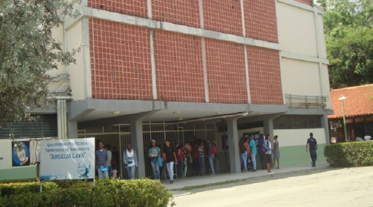 Universidades politécnicas de Barlovento y Mérida firman convenio para ampliar oferta académica