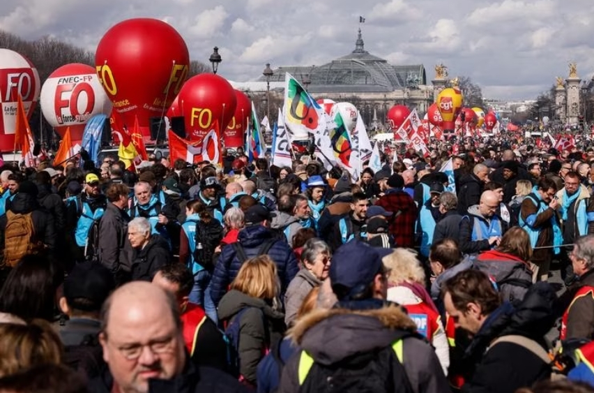 Huelgas en Francia por reforma de jubilaciones
