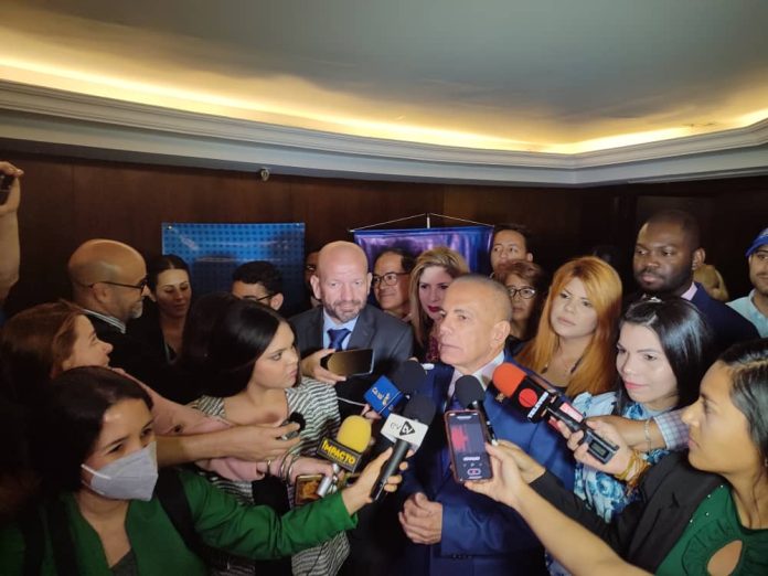 Gobernador Manuel Rosales no descarta apoyar a otro candidato en las primarias