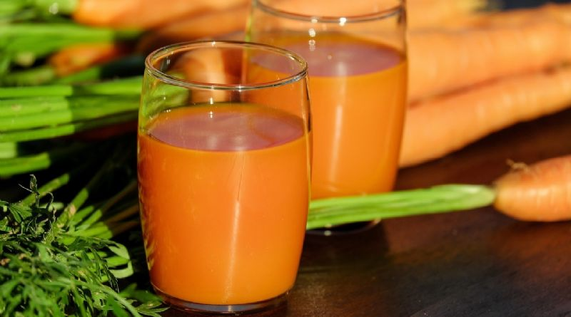 Jugo de apio y zanahoria puede ayudarte a bajar de peso