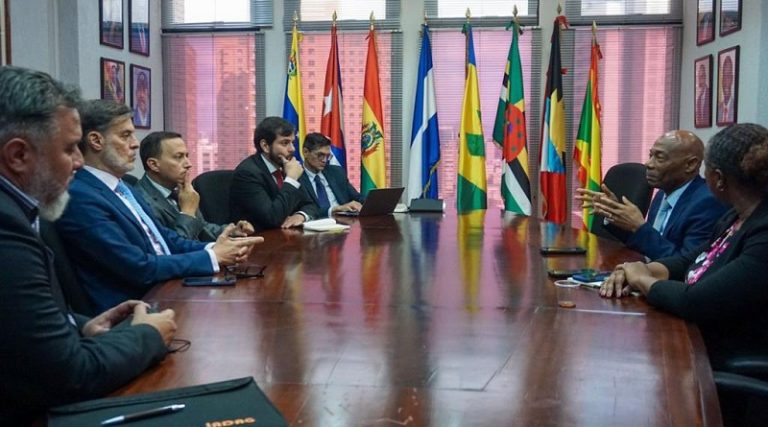 Banco del Alba y el Banco de Desarrollo del Caribe exploran oportunidades de crecimiento sostenible en la región