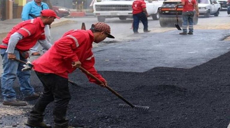 Inspeccionan colocación de asfalto en la parroquia San Juan de Caracas