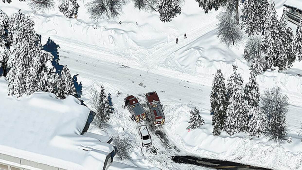 Tormentas de nieve dejan al menos 12 muertos en California