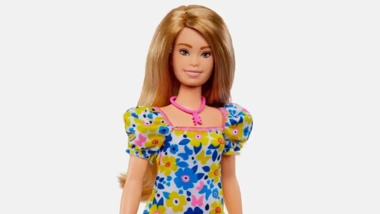 ¡La empresa Mattel creó la primera Barbie con síndrome de Down!