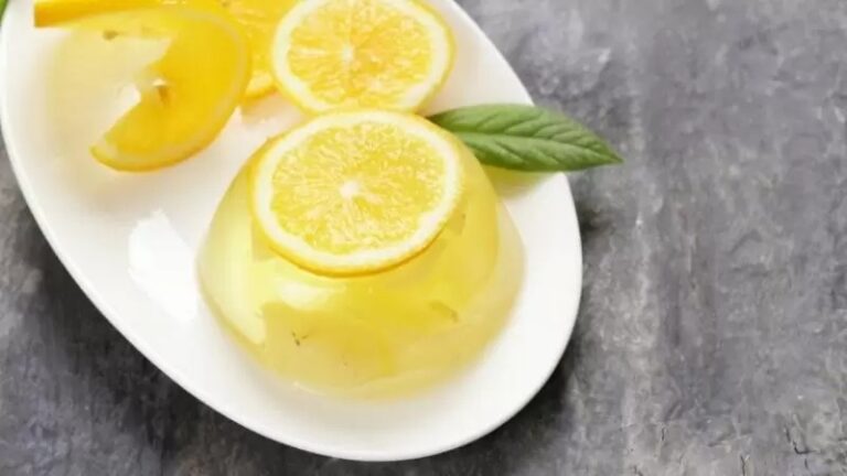«Ni con la gelatina se gana músculo ni el agua con limón es milagrosa», nutricionista desmonta mitos de los alimentos