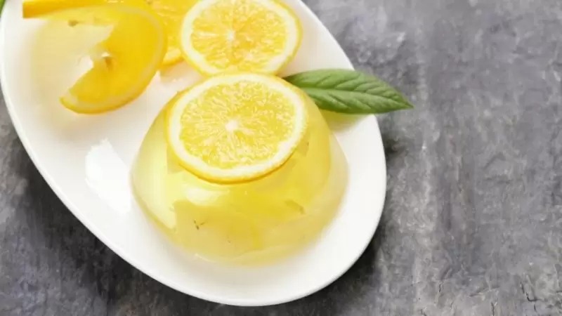 «Ni con la gelatina se gana músculo ni el agua con limón es milagrosa», nutricionista desmonta mitos de los alimentos