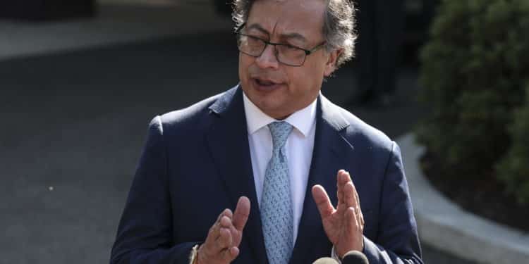 Petro acusó a Guaidó de “perturbar el libre desarrollo de la cumbre en Bogotá”: “No tiene porque entrar ilegalmente al país”