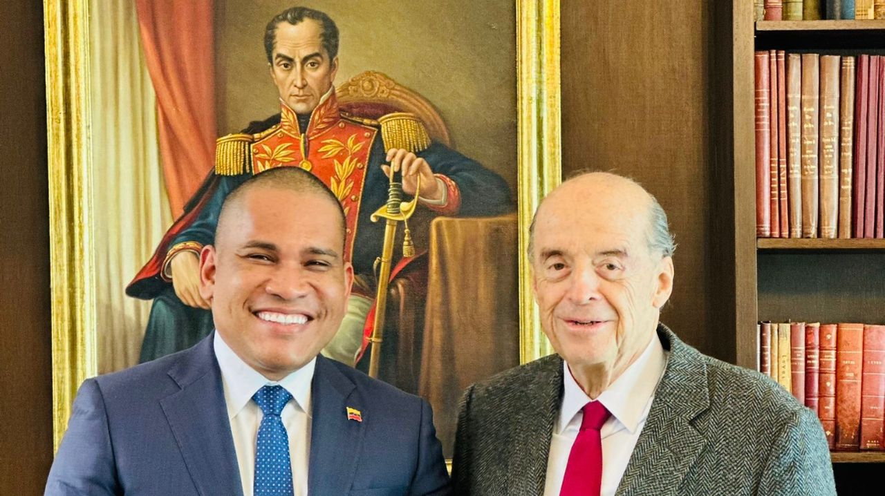 Leocenis García se reunió con el canciller de Colombia, Álvaro Leyva, en el marco de su gira en apoyo a la Cumbre convocada por Petro y al diálogo en México