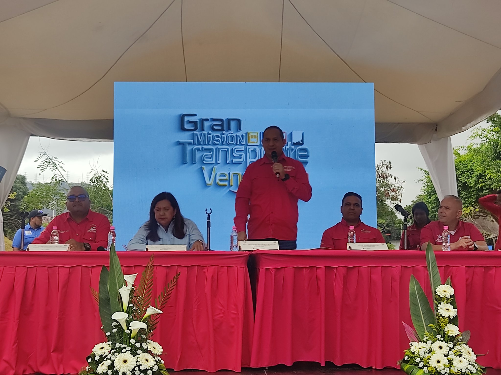 Realizan Feria Integral del Transportista en el Parque Hugo Chávez de La Rinconada
