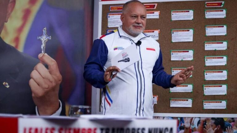 Diosdado Cabello:Cumplan con el compromiso de devolver la plata retenida en EEUU