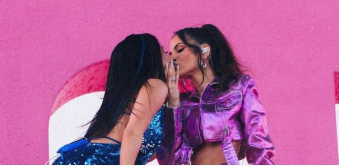 Viral|Becky G y Natti Natasha se dieron un apasionado beso