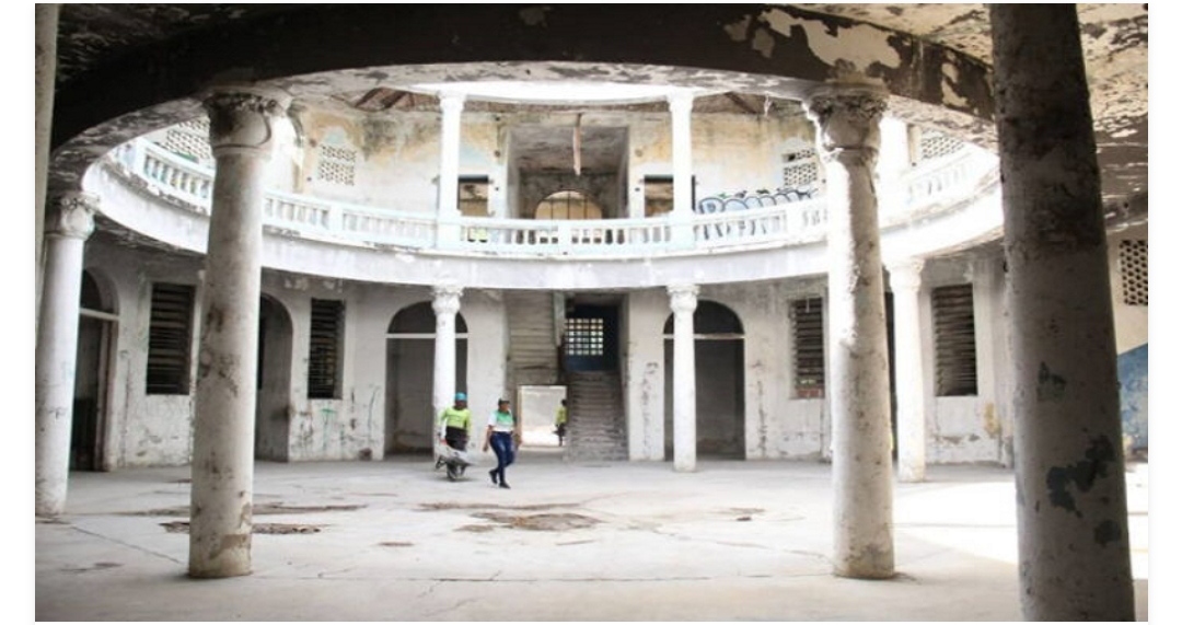 Avanzan estudios para la recuperación del Hotel Miramar en La Guaira