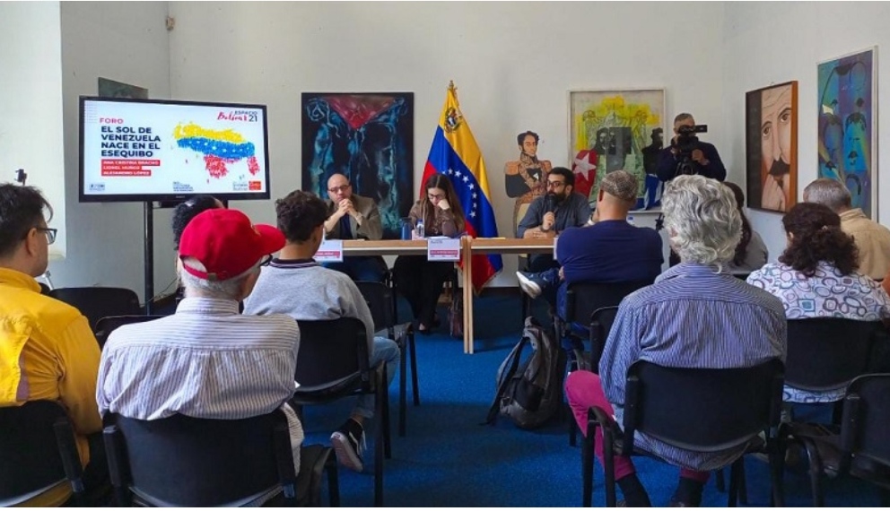 Realizaron foro “El Sol de Venezuela nace en el Esequibo” en Caracas