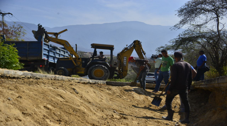Inspeccionaron trabajos de rehabilitación en vías de Guarenas