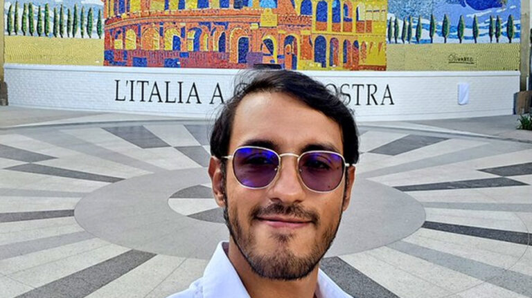 Oscar Olivares inauguró mural de tapas más alto del mundo en la Casa D’ Italia de Maracaibo