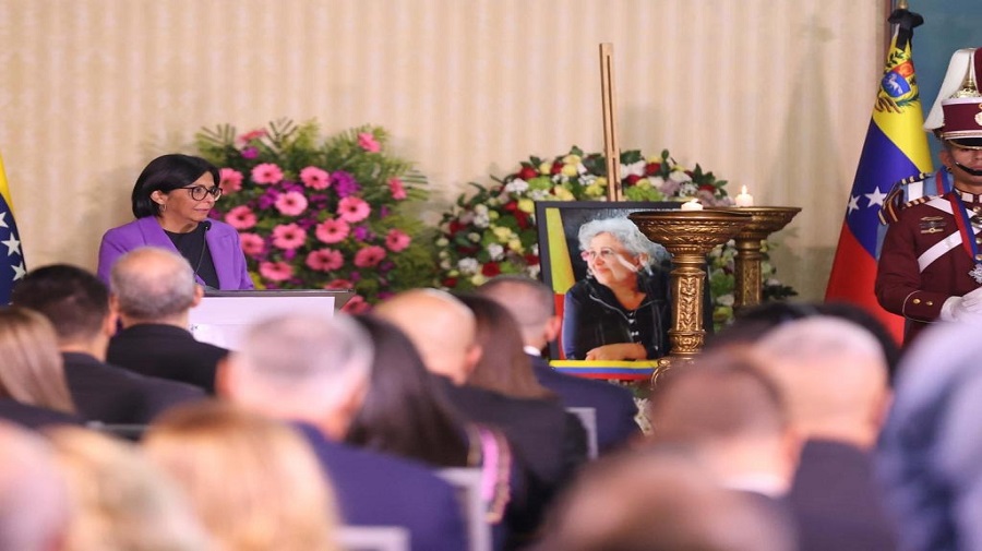 Vicepresidenta Ejecutiva, Delcy Rodríguez, aseguró que Tibisay Lucena acabó para siempre con el “acta mata-voto”