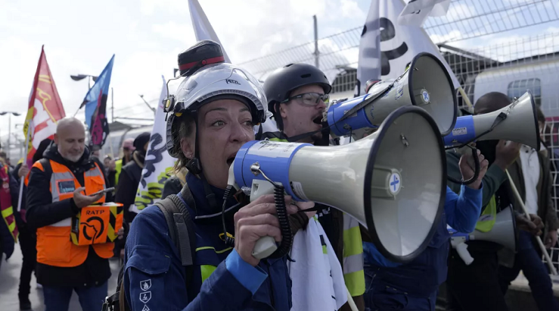 Continúan las protestas contra la reforma de las pensiones en París
