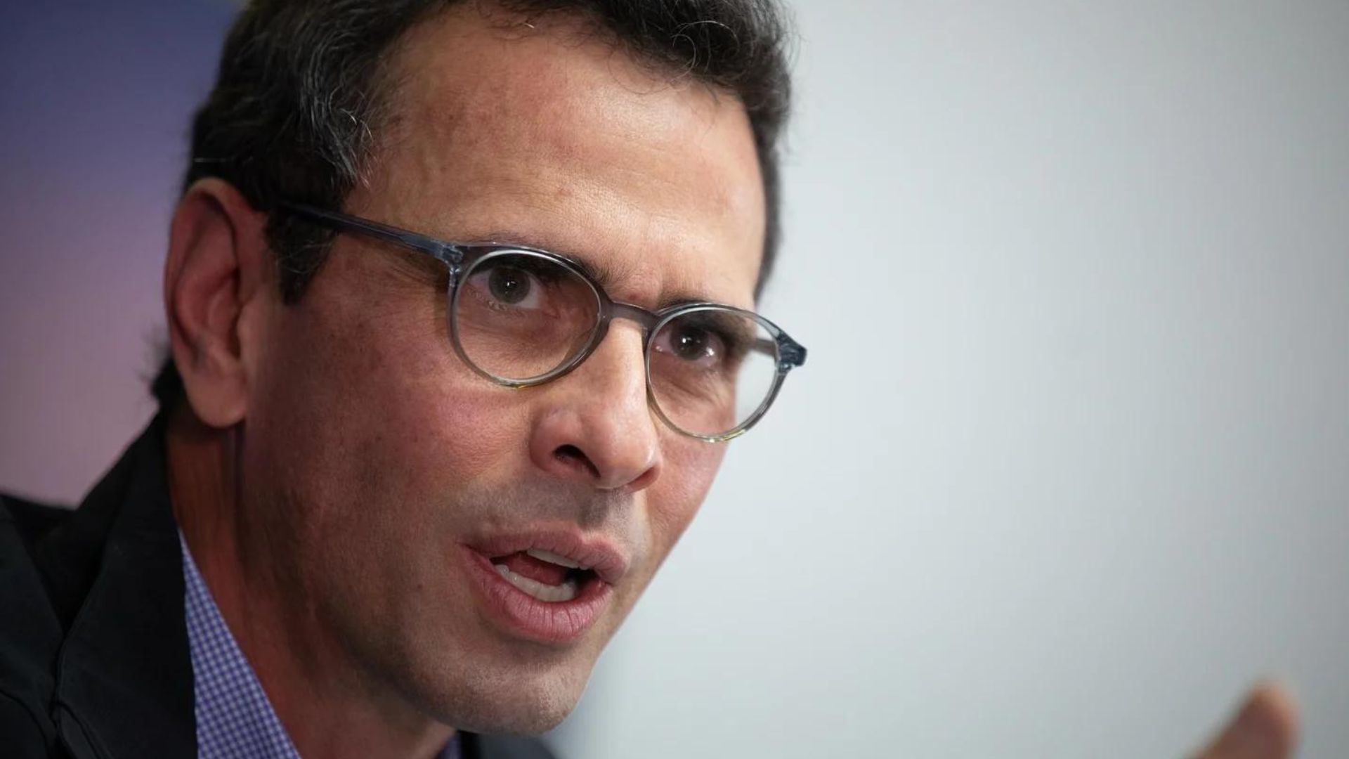 Capriles instó a la oposición ganar las presidenciales por «knockout»