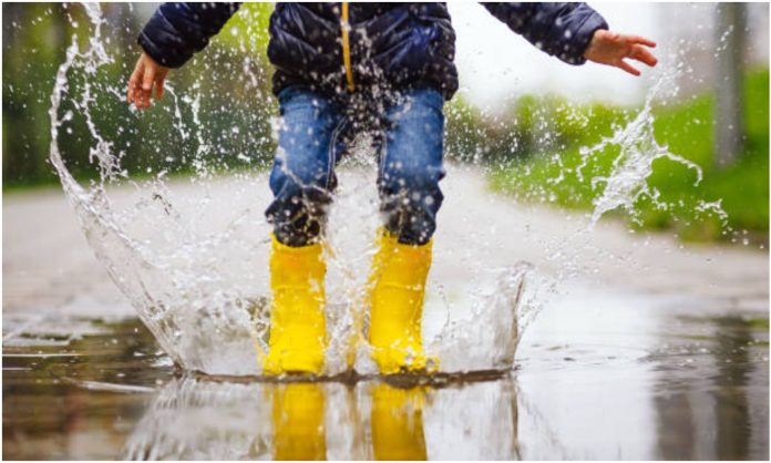 Falleció niño de ocho años electrocutado mientras se bañaba en la lluvia en Cumaná
