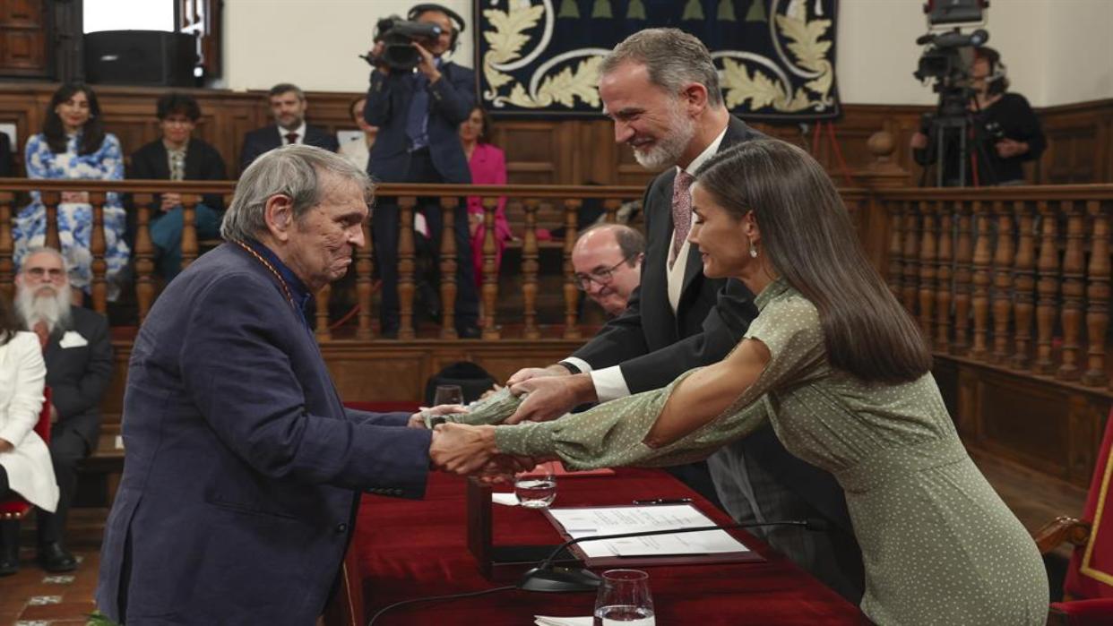 Rafael Cadenas recibió el Premio Cervantes 2022
