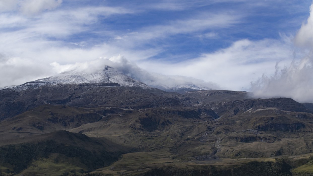 Registraron 7.100 sismos en un día ante probable erupción del volcán Nevado del Ruiz