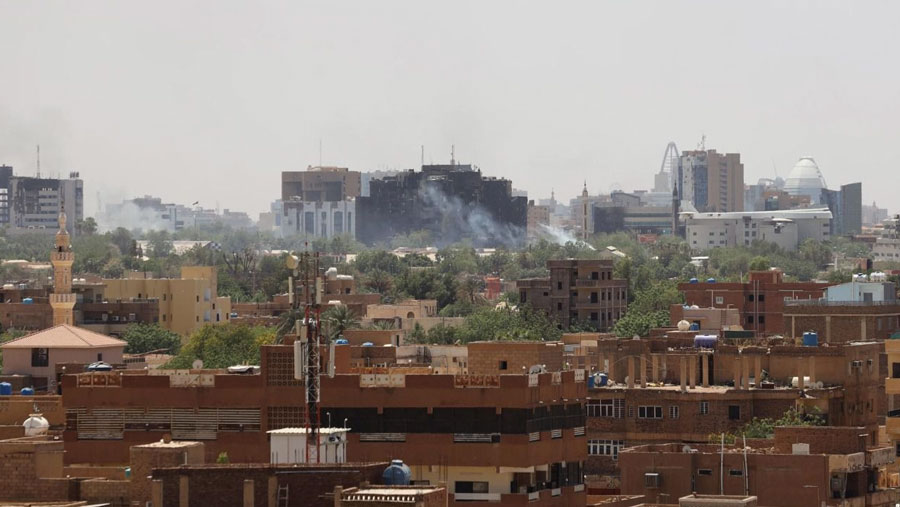 ¡Guerra sin tregua! Continúan los enfrentamientos en Sudán por quinto día