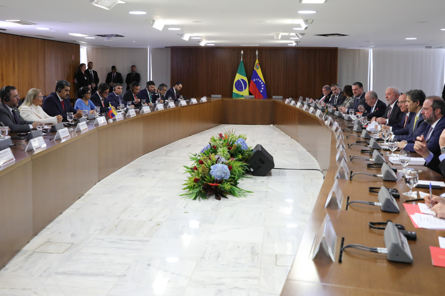Venezuela y Brasil sellan alianzas en reunión ampliada