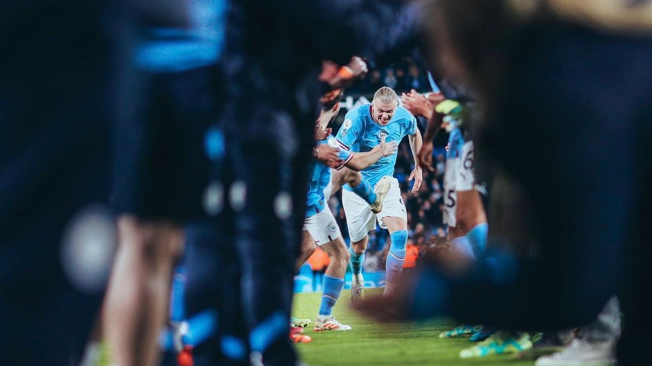 El pasillo a Erling Haaland luego de convertirse en el futbolista con más goles (35) en una misma temporada de Premier League