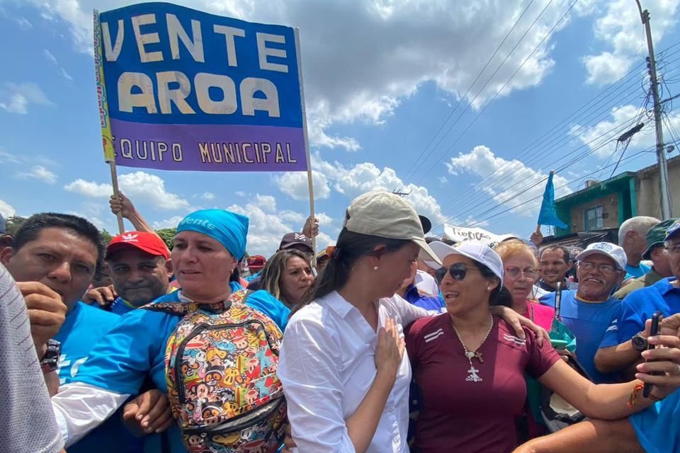 María Corina Machado llama a «salvar» las primarias de las captahuellas