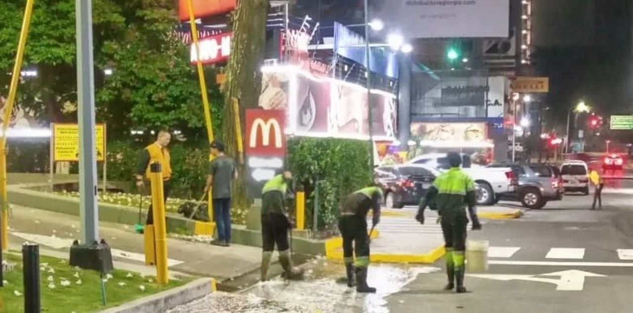 En Chacao a diario trabajan por el mantenimiento de sus espacios, cuadrillas de limpieza se ven en cada rincón