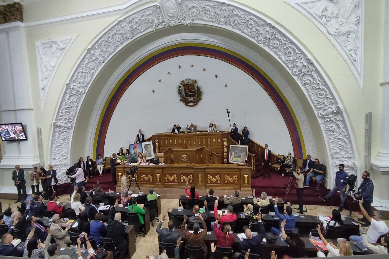 Parlamento respalda medidas para proteger el ingreso integral de los trabajadores