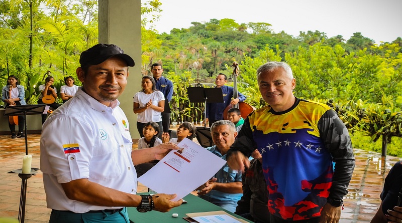 Entregaron más de 40 credenciales a guías de turismo