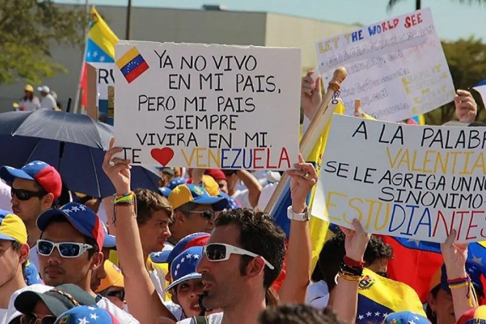 Comisión de Primaria aprobó listado de 80 ciudades para voto en el exterior