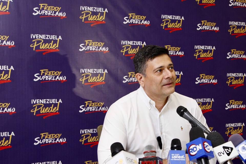 Freddy Superlano inició campaña para las primarias en el Zulia