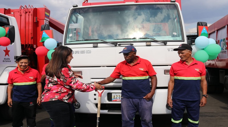 Entregaron 16 nuevas unidades de transporte al Sistema Urbano de Procesamiento, Recolección y Aseo de Caracas