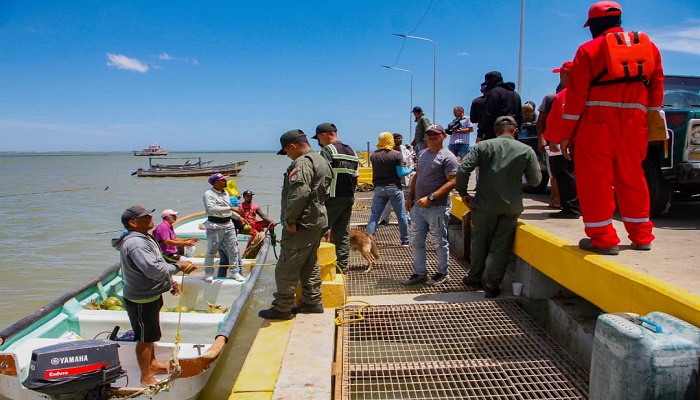 Fruto de las gestiones del gobernador Víctor Clark, desde Falcón han salido 85 toneladas de productos hacia Curazao