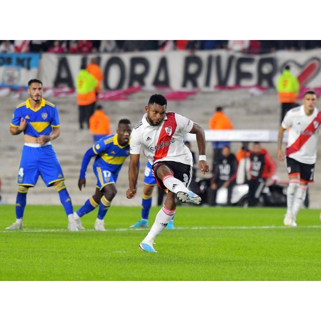 ¡Superclásico caliente! River Plate le ganó sobre la hora a Boca Juniors con Borja como héroe