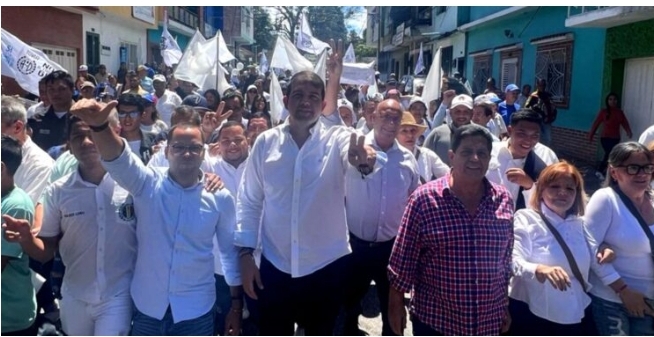 AD considera «prioritaria» la «normalización» de relaciones diplomáticas con EEUU