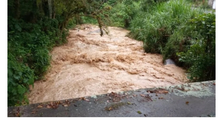 Reportan crecida de ríos Milla y Albarregas en Mérida