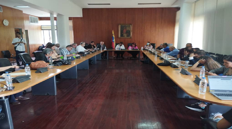 Autoridades de la UCV debatieron informe de la comisión electoral