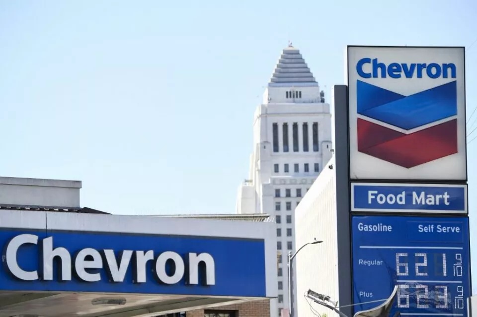 Exportaciones de Chevron impulsan oferta de divisas en Venezuela