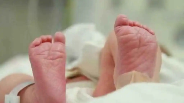 Nació el primer bebé en Reino Unido con ADN de tres personas