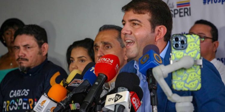 Prosperi propuso a los demás candidatos inscribirse juntos en la primaria