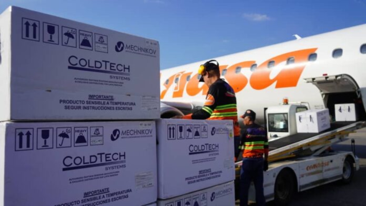 ¡Misión humanitaria! Conviasa transportó más de un millón de vacunas antigripales al país