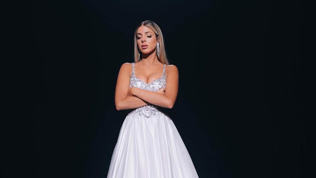 Corina Smith estrenará su álbum «Triste pero siempre mami»