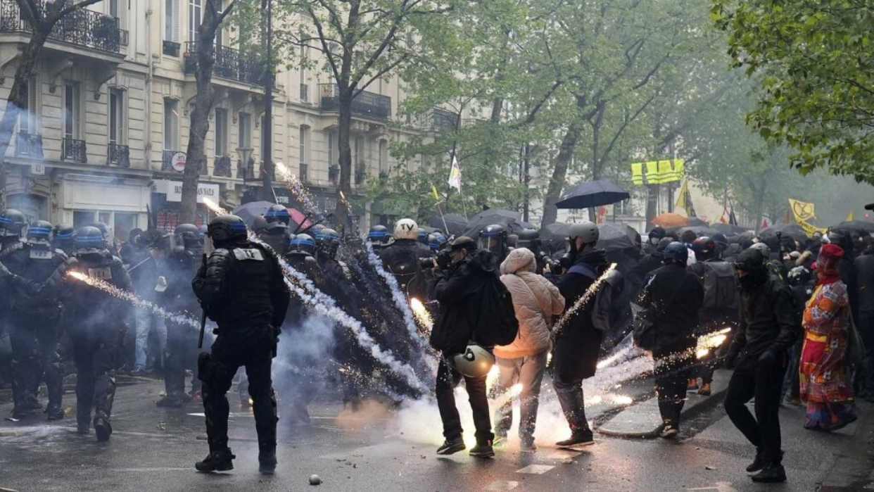 El 1° de mayo dejó más de cuatrocientos policías heridos en Francia