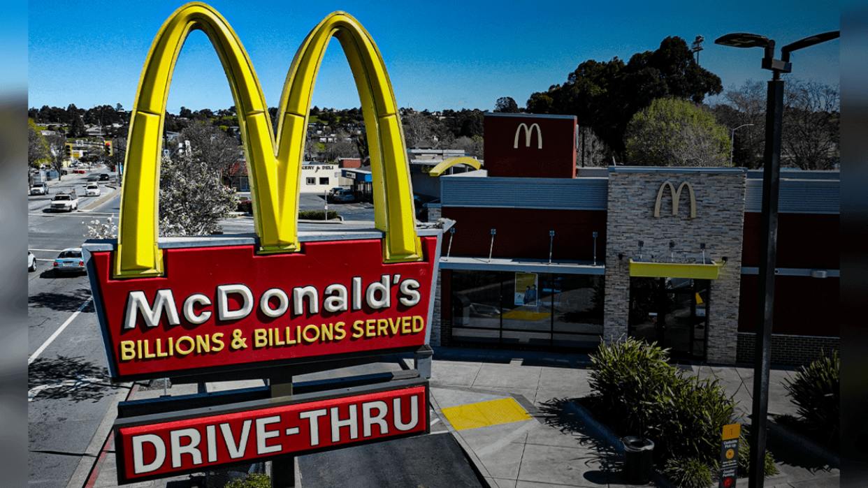 Encontraron a niños de 10 años trabajando en un McDonald’s de Louisville hasta la madrugada